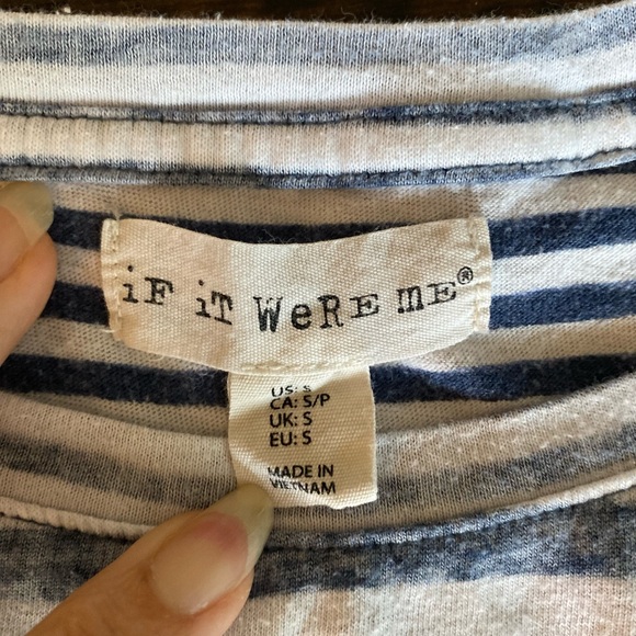 3/$15🥳 It it Were Me high-low short sleeve top - Picture 5 of 9